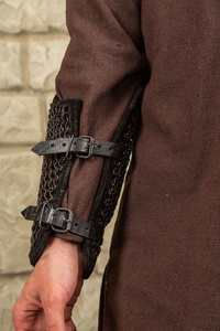 Connor Chainmail Bracers - Browned