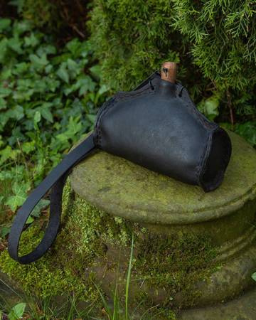 Bruna Water Bottle - Black - bukłak, butelka na wodę