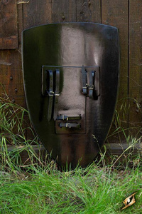 Crusader Shield - White/Black - 90x60 cm