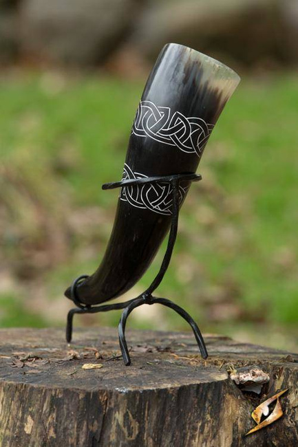 Celtic Horn - Light - With Stand