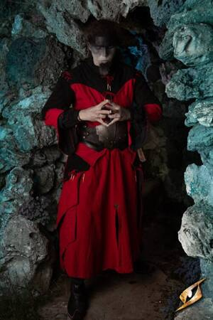 Eventide Pourpoint - Red/Epic Black