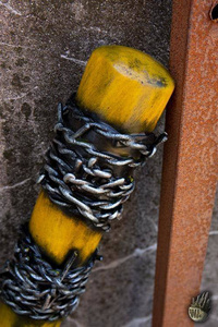 Barbed Wire Bat Yellow - 80 cm