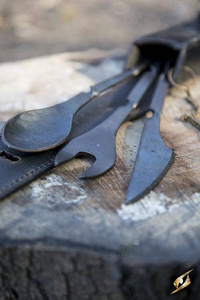 Cutlery w. Leather Hanger - Black