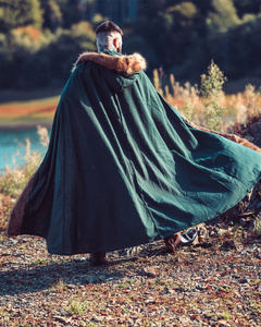 Aaron Cloak with fur - Green - płócienna peleryna