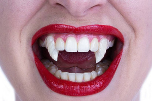 ScareCrow Vampire Fangs - Spiral