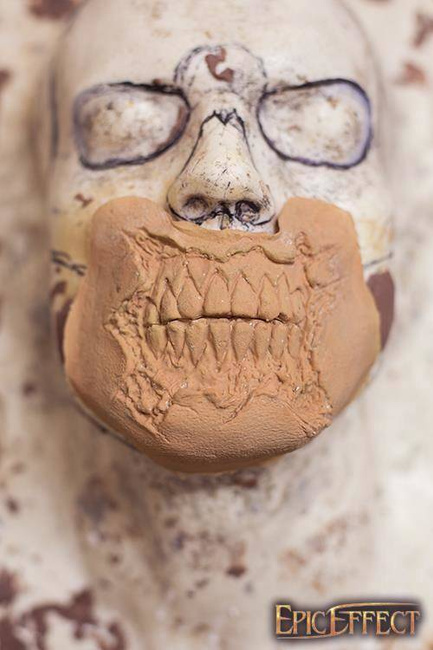 Zombie Teeth Exposed - Rana, szczęka i zęby.