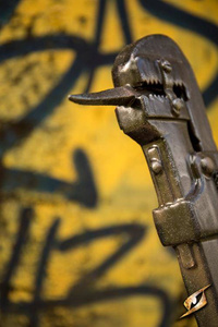 Spiked Monkey Wrench - 50 cm - Yellow