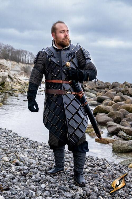 Woodsman Armour - Black