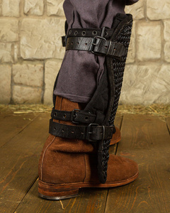 Connor chainmail greaves - Browned