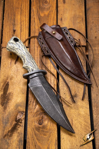 Ranger Knife & Scabbard - Right - Brown