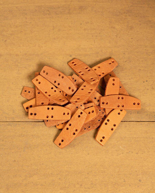 Raude leather scales 25 pcs.- Brown- łuski do lamelki