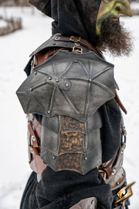 Raider Shoulders - Epic Dark/Rust