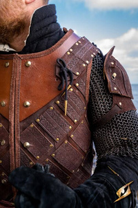 Woodsman Suede Shoulder Set - Brown