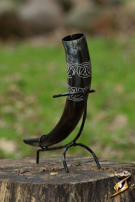 Celtic Horn - Dark - With Stand