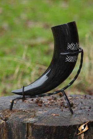 Chieftain Drinking Horn 0,5 L Dark - With Stand