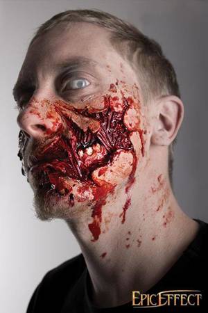 Zombie Cheek Torn - Rana, rozdarty policzek.